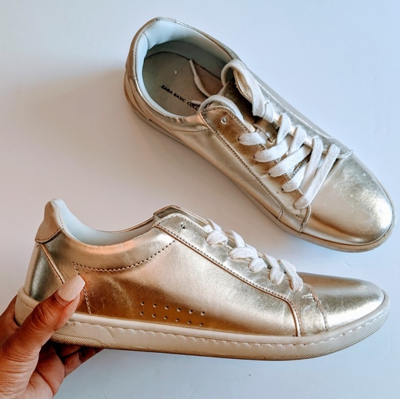 metallic gold tennis shoes
